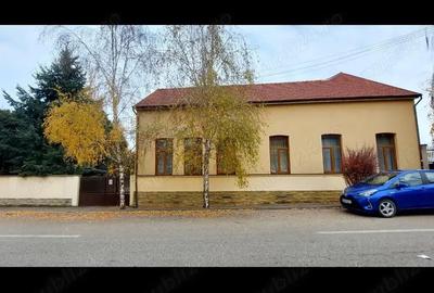 Casă cu 6 camere în Central - 2