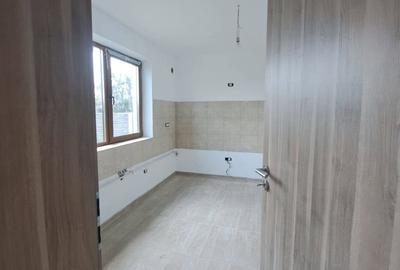 Casă cu 4 camere cu Teren 400 Mp în Parța - 8