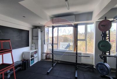 Spațiu comercial, de 202.35000610352 mp, în Central - 22