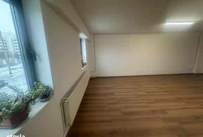 Spațiu comercial, de 200 mp, în Central