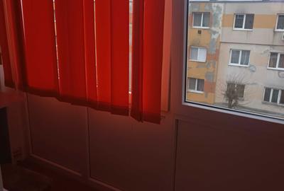 Apartament cu 3 camere semidecomandat în Central - 3