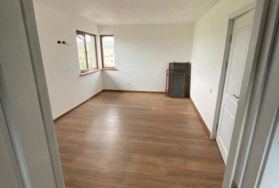 Casă cu 3 camere cu Teren 470 Mp în Central - 9