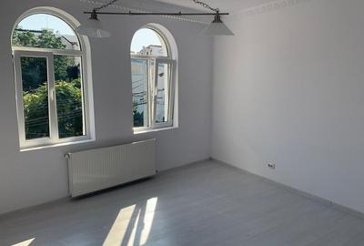 Casă individuală cu 9 camere cu Canalizare în Eminescu - 4