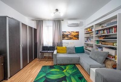 Apartament cu 3 camere semidecomandat, mobilat în Central