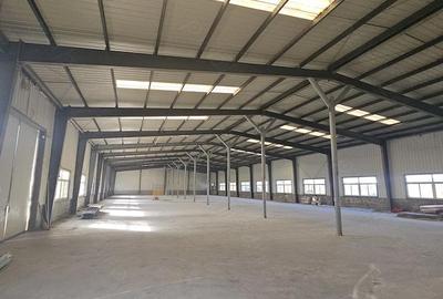 Spațiu comercial, de 4,000 mp, în Central - 9
