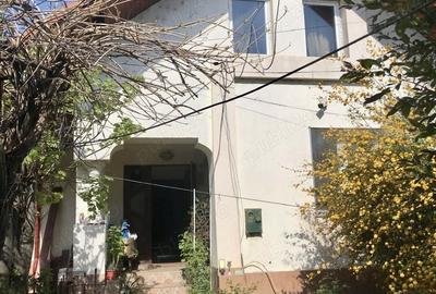 Casă cu 6 camere în Iezureni - 10