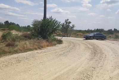 Teren de 900 mp, în Cornetu