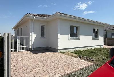 Casă cu 3 camere în Remetea Mare - 4