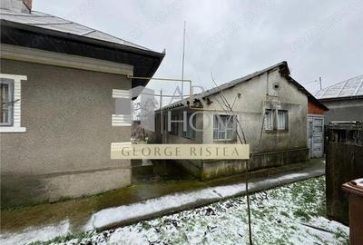 Casă cu 6 camere cu Teren 1438 Mp în Tomșani - 3