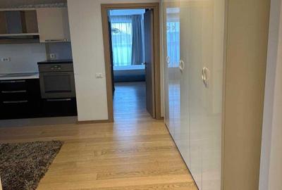 Apartament cu 3 camere semidecomandat în Central - 3