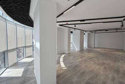 Birou, de 135.60000610352 mp, în Moșilor - 11