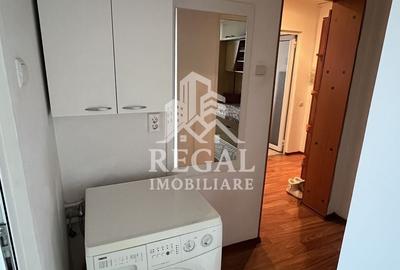 Apartament cu 3 camere decomandat, mobilat în Micro 4 - 3