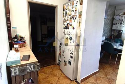 Apartament cu 3 camere semidecomandat în Micro 3 - 4