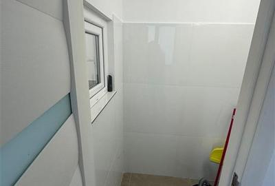 Spațiu comercial, de 40 mp, în Nord - 14