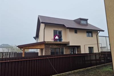 Casa de vanzare 4 camere Tunari