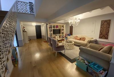 Apartament cu 4 camere în 1 Mai