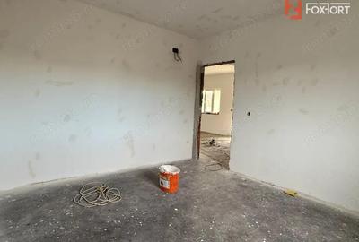 Duplex cu 3 camere de vanzare in Beregsau Mare, zona Centrala - 1