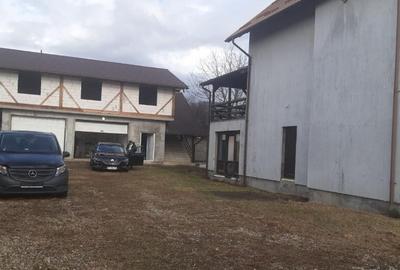 Casă cu 4 camere cu Teren 1000 Mp în Săsar - 2