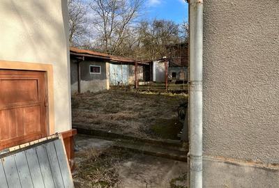 Casă cu 4 camere cu Teren 8808 Mp în Simeria