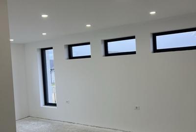 Casă cu 4 camere în Centura