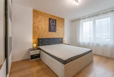 Apartament cu 2 camere semidecomandat, mobilat în Tractorul - 5