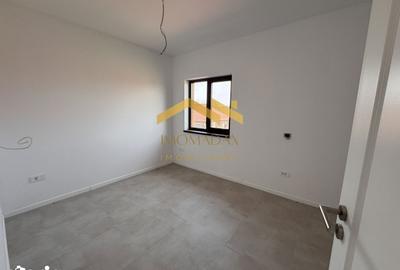 Casă cu 4 camere cu Teren 250 Mp în Sânmihaiu Român - 12