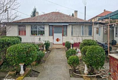 Casă cu 3 camere decomandat cu Teren 461 Mp în Valu lui Traian - 2