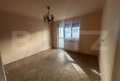 Apartament cu 3 camere semidecomandat în Central - 1