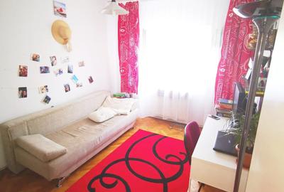 Apartament cu 3 camere decomandat în Zorilor