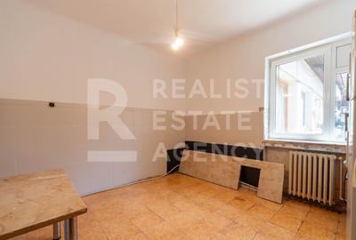 Casă cu 7 camere cu Canalizare în Parcul Carol - 14