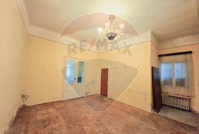 Apartament cu 3 camere semidecomandat în Central - 6
