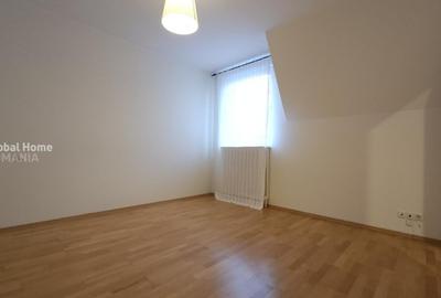 Duplex cu 10 camere cu Canalizare în Central - 30