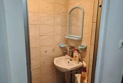 Apartament cu 2 camere semidecomandat, mobilat în 9 Mai - 8