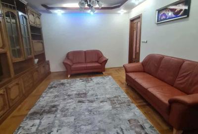 Apartament cu 4 camere decomandat în Central - 3