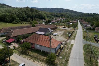 Casa tip duplex cu teren generos in Dezna - 2