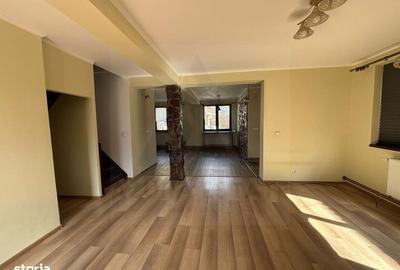 Casă cu 4 camere în Central - 2