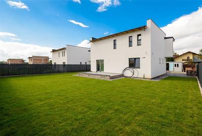 Casă individuală cu 4 camere cu Canalizare în Exterior Est - 32