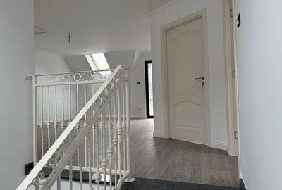 Casă cu 4 camere în Central - 3