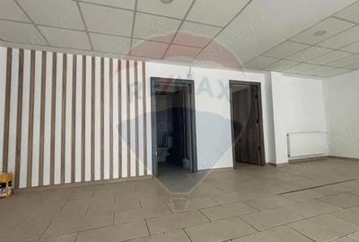 Spa?iu comercial de inchiriat vis-a-vis de Primaria Mangalia-87mp - 3