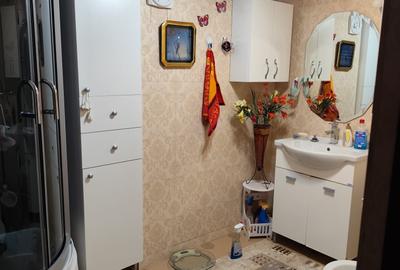 De vanzare apartament cu 3 camere  situat In Tiglina II - 10