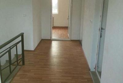 Casă cu 4 camere în Văleni - 1