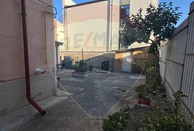 Casa / Vila cu 3 camere de vanzare in zona Central - 8