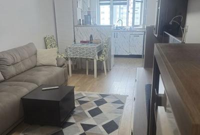 Apartament cu 2 camere semidecomandat în Apărătorii Patriei