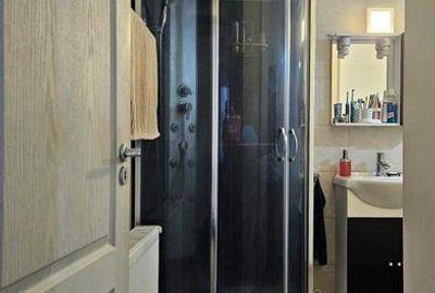 Apartament cu 3 camere decomandat în Tractorul - 2