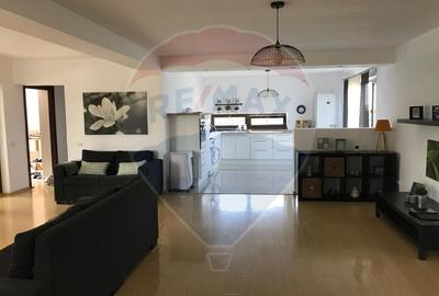 Casă cu 6 camere cu Teren 572 Mp în Central - 22