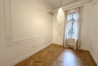 Casă cu 9 camere cu Canalizare în P-ța Victoriei - 7