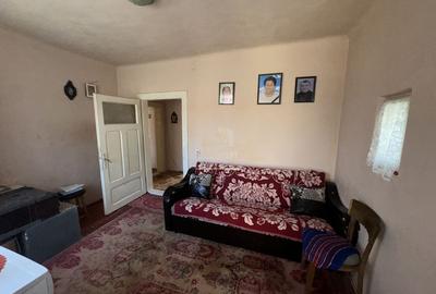 Casă cu 3 camere cu Teren 2430 Mp în Berevoești - 2