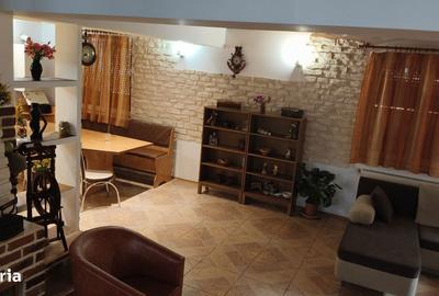 Casă cu 6 camere cu Teren 728 Mp în Piatra Arsă - 8