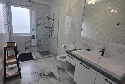 Casă cu 3 camere cu Canalizare în Central - 3