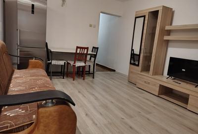 Eroii Revolutiei, doua minute metrou - 2